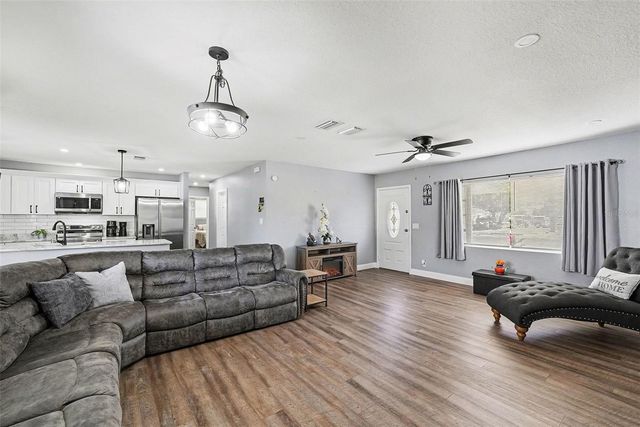 307 CAMPUS DRIVE, Ruskin, FL 33570