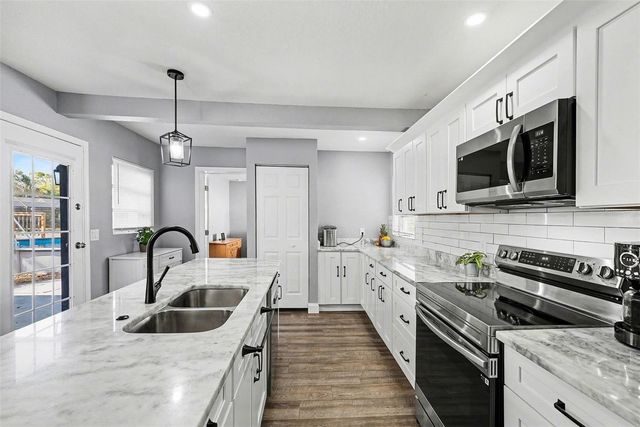 307 CAMPUS DRIVE, Ruskin, FL 33570