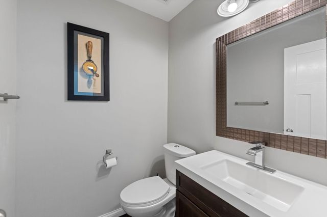 1335 Spencer Road W, Saint Paul, MN 55108