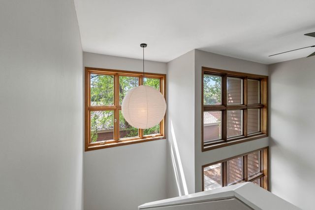 1335 Spencer Road W, Saint Paul, MN 55108