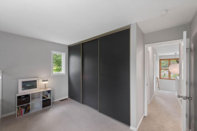1335 Spencer Road W, Saint Paul, MN 55108