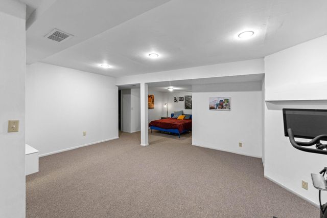 1335 Spencer Road W, Saint Paul, MN 55108