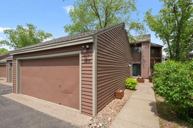 1335 Spencer Road W, Saint Paul, MN 55108
