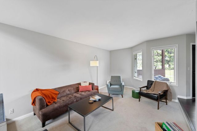 1335 Spencer Road W, Saint Paul, MN 55108