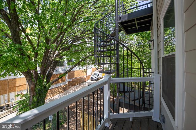 832 19TH ST NE #B, Washington, DC 20002