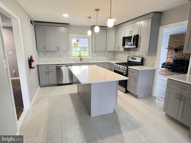 67 MEDFORD LN, Willingboro, NJ 08046