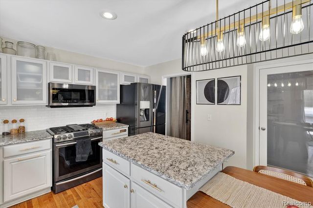 5120 Meadow Crest Circle, Holly, MI 48442