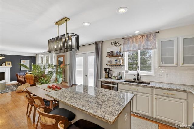 5120 Meadow Crest Circle, Holly, MI 48442