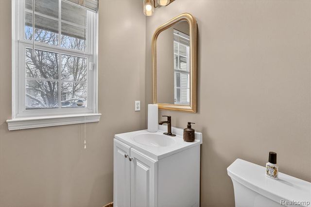 5120 Meadow Crest Circle, Holly, MI 48442