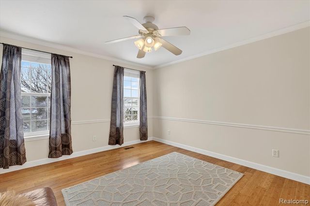 5120 Meadow Crest Circle, Holly, MI 48442