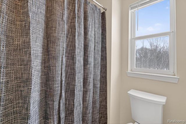 5120 Meadow Crest Circle, Holly, MI 48442