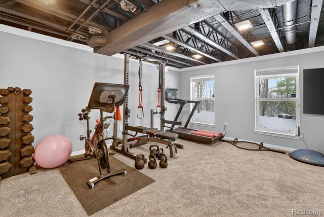 5120 Meadow Crest Circle, Holly, MI 48442