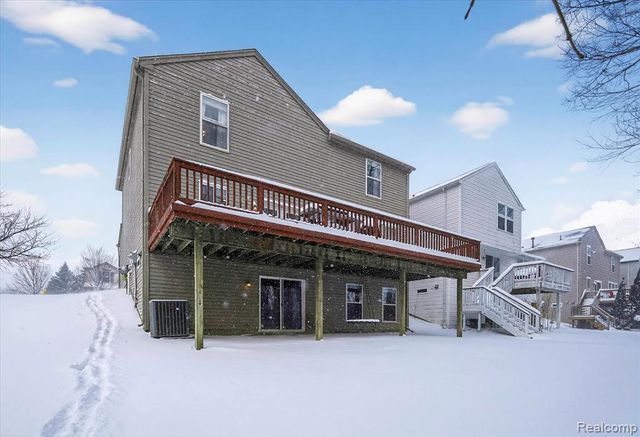 5120 Meadow Crest Circle, Holly, MI 48442