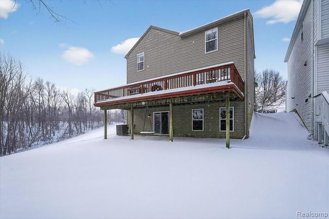 5120 Meadow Crest Circle, Holly, MI 48442