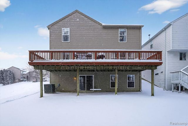 5120 Meadow Crest Circle, Holly, MI 48442