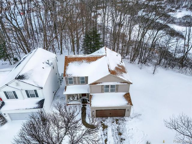 5120 Meadow Crest Circle, Holly, MI 48442