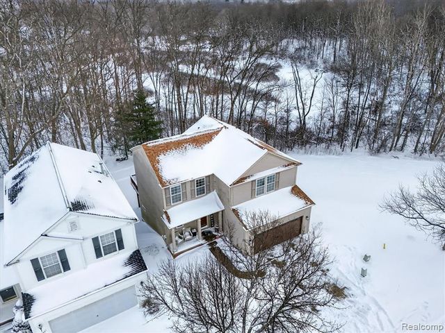 5120 Meadow Crest Circle, Holly, MI 48442