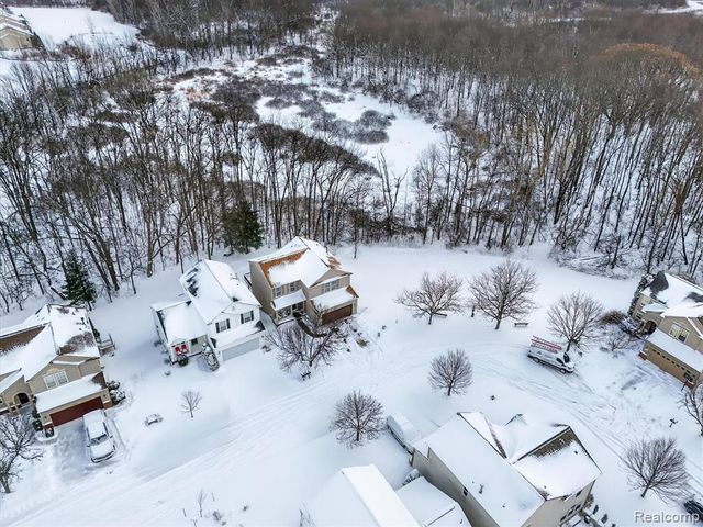 5120 Meadow Crest Circle, Holly, MI 48442