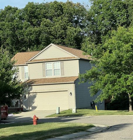 5120 Meadow Crest Circle, Holly, MI 48442