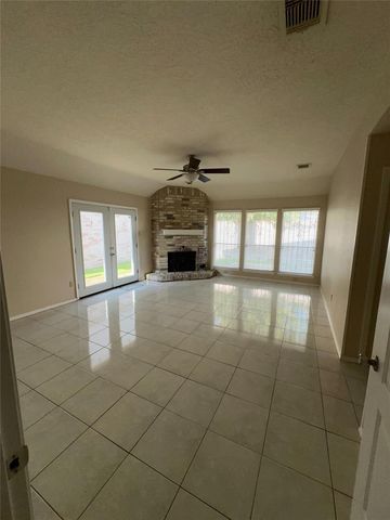 9115 Kindlewood Drive, Houston, TX 77099