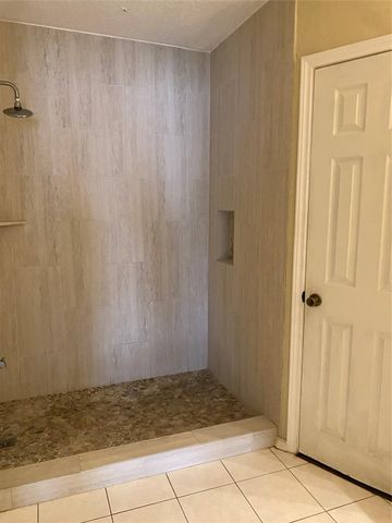 9115 Kindlewood Drive, Houston, TX 77099