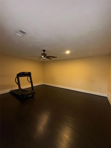 9115 Kindlewood Drive, Houston, TX 77099