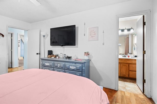 405 SW Rand Drive, Burleson, TX 76028