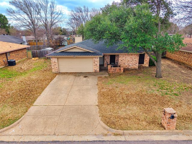 405 SW Rand Drive, Burleson, TX 76028