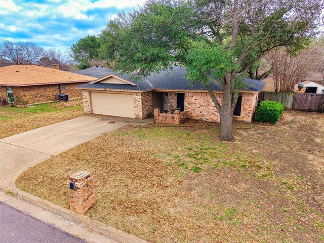 405 SW Rand Drive, Burleson, TX 76028