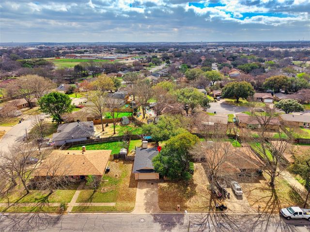 405 SW Rand Drive, Burleson, TX 76028