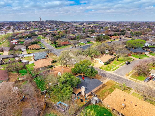 405 SW Rand Drive, Burleson, TX 76028