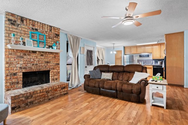 405 SW Rand Drive, Burleson, TX 76028