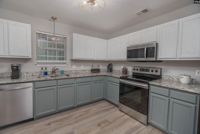 105 Brook Hollow Ct, Lexington, SC 29072