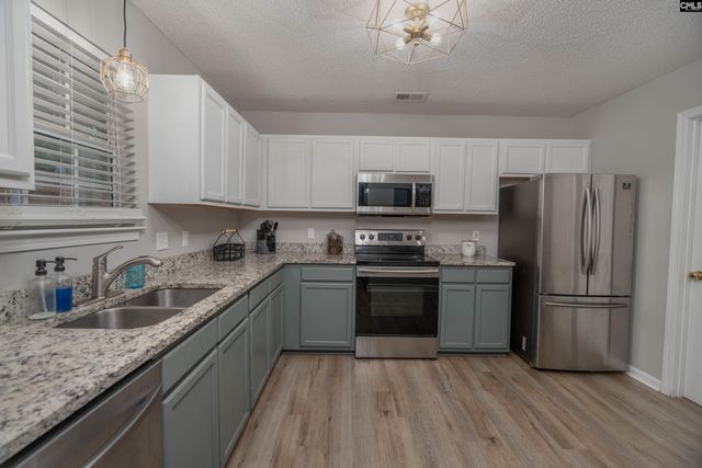 105 Brook Hollow Ct, Lexington, SC 29072