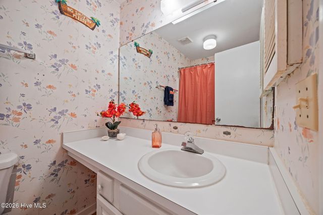 9100 Reed Drive 1108, Emerald Isle, NC 28594