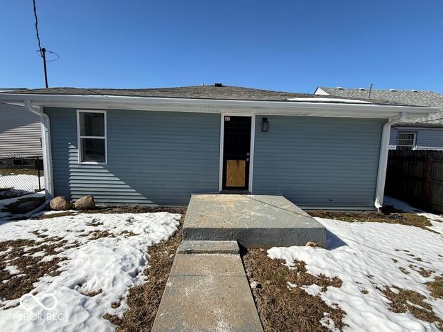 39 N 18th Avenue, Beech Grove, IN 46107