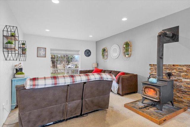 835 Redwood Avenue, Butte Falls, OR 97522