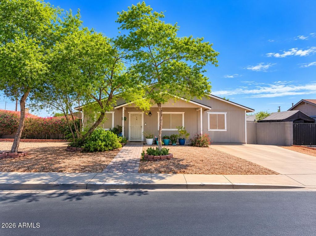 13421 N EL FRIO Street, El Mirage, AZ 85335 — exterior