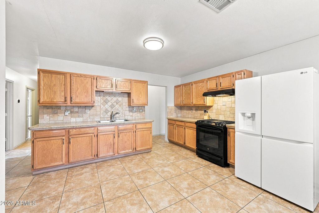 13421 N EL FRIO Street, El Mirage, AZ 85335 — photo 4