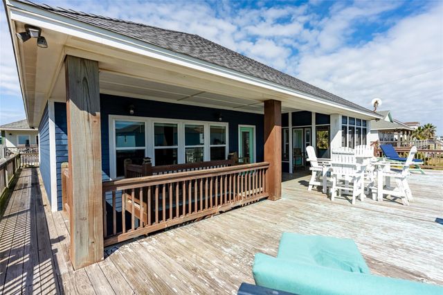 1121 Gulfview Lane, Crystal Beach, TX 77650