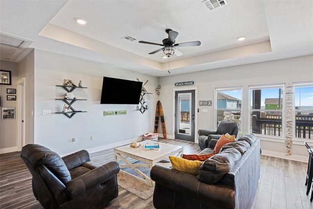 1121 Gulfview Lane, Crystal Beach, TX 77650