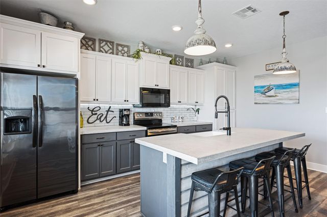 1121 Gulfview Lane, Crystal Beach, TX 77650