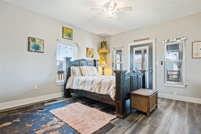 1121 Gulfview Lane, Crystal Beach, TX 77650