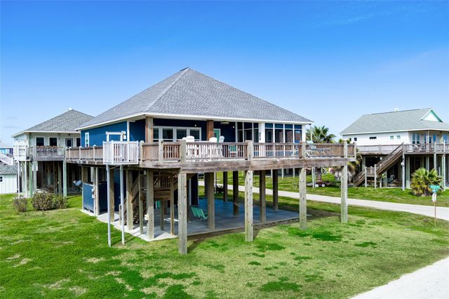 1121 Gulfview Lane, Crystal Beach, TX 77650