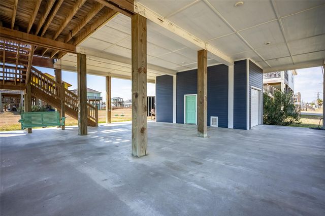 1121 Gulfview Lane, Crystal Beach, TX 77650