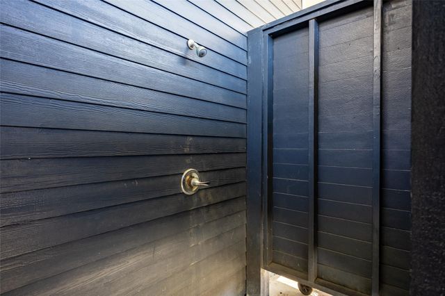 1121 Gulfview Lane, Crystal Beach, TX 77650