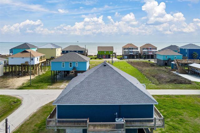 1121 Gulfview Lane, Crystal Beach, TX 77650