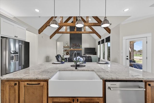 3017 Infinity Drive, Weatherford, TX 76087