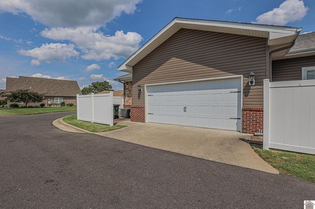 3279 Mallard Cir, Paducah, KY 42001
