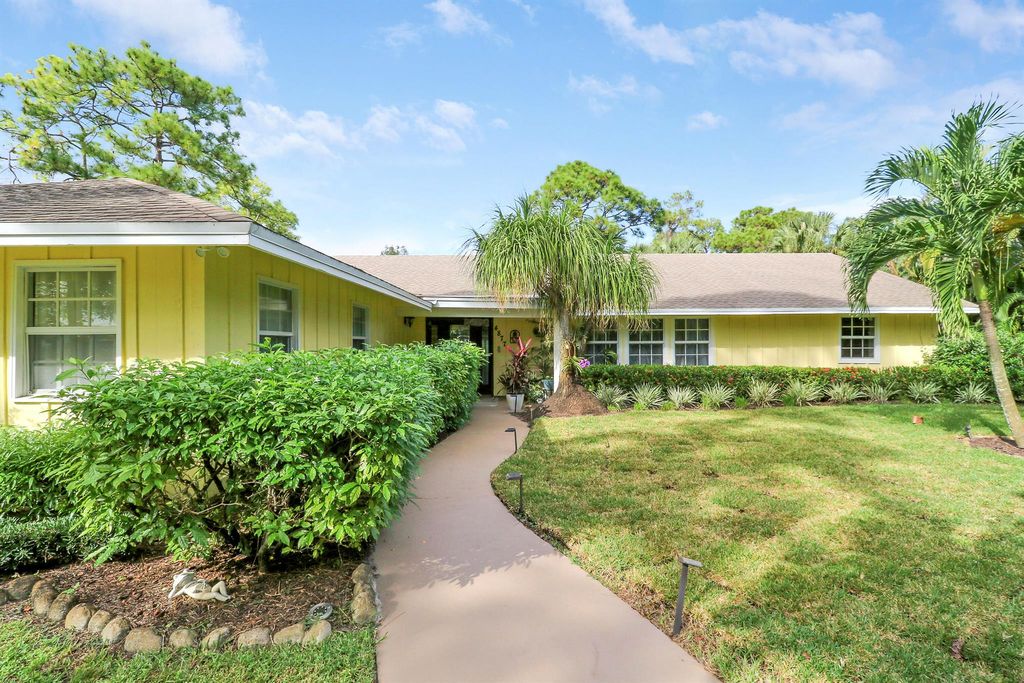 4877 Northlake Boulevard, Palm Beach Gardens, FL 33418